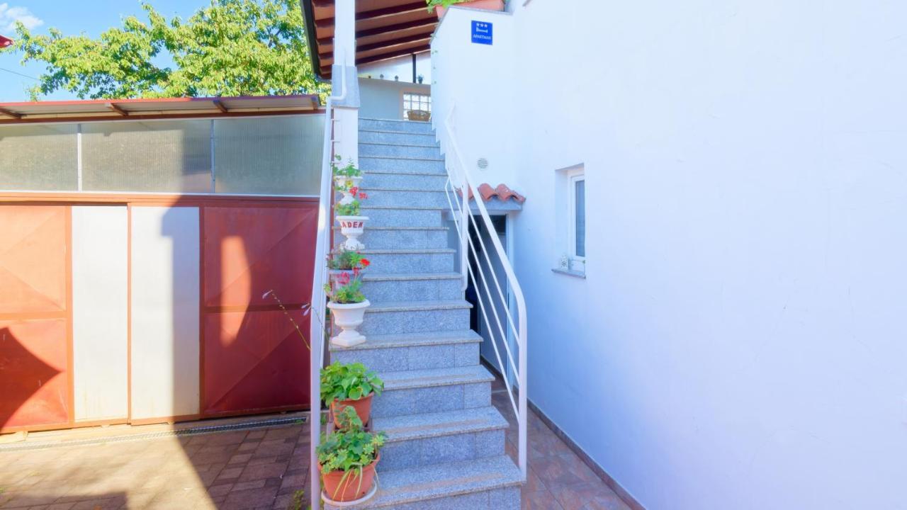 Apartments Susie By Rent Istria Umago Exterior foto